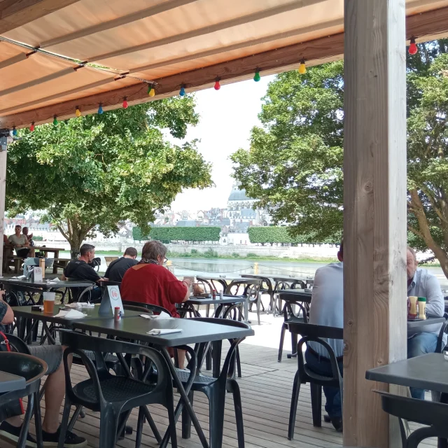Guinguette à Blois en bord de Loire