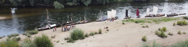 Flotte de bateaux traditionnels sur la Loire